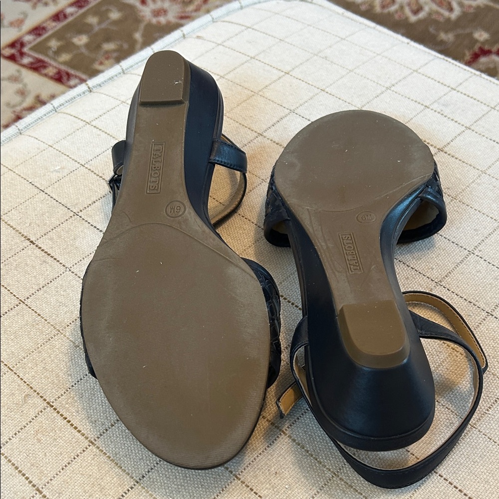 Talbots Leather Navy Blue Woven Strap Ankle-Buckle Sandals/Size 6 - Picture 4 of 6